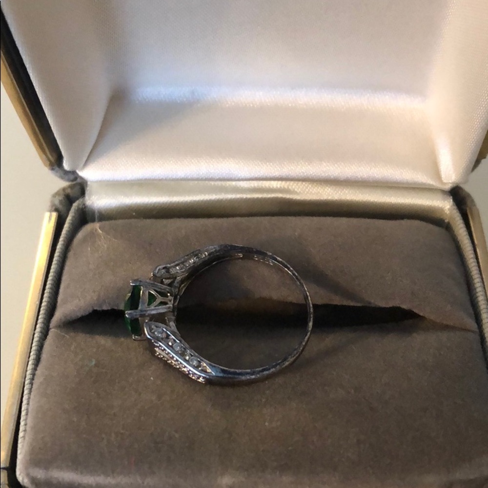 Ring.. - Picture 2 of 2